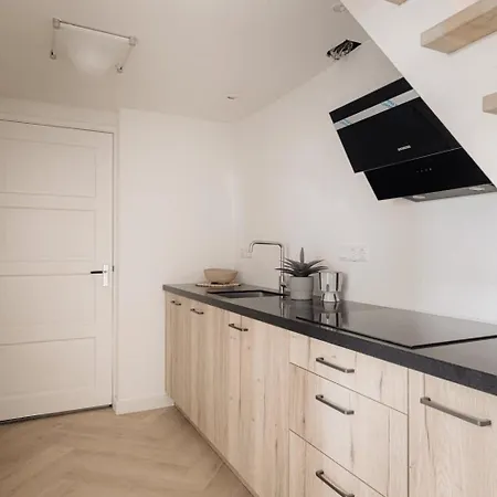 Modern Studio Apartment Next To Vondel Park - Check Profile