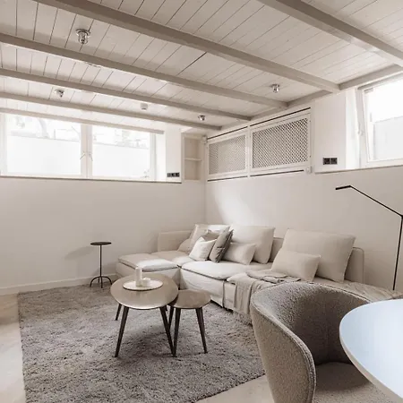 Modern Studio Apartment Next To Vondel Park - Check Profile * Amesterdão